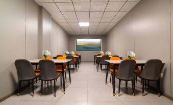 Shuntai Business Hotel (Kunming Railway Station Store)
