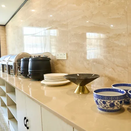 Elong R.YUN Hotel (Tianmen Xincheng CBD RT-Mart)