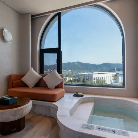SUM SLIVING HOTEL