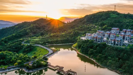 Xinxing Xiangshun Xiangwo Hotel Отели рядом с достопримечательностью «Xinxing Tianlushan Resort»