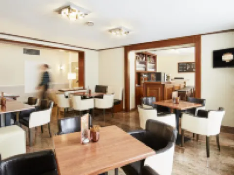 Hotel Imperial Hotel dekat Stasiun Kereta Muenchen-Pasing