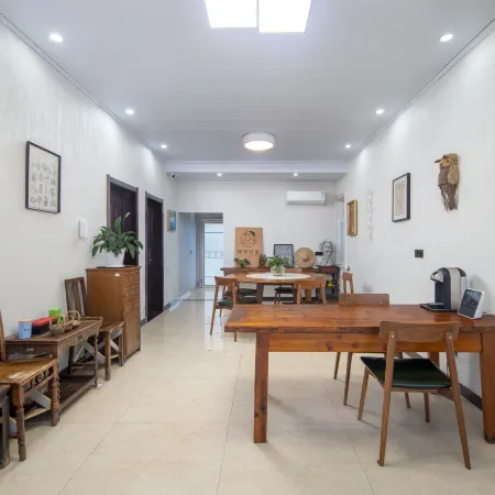 Floral Hotel·Yueanju smart Hotel (Nanjing Lukou International Airport store) Отели рядом с Аэропорт Нанкин