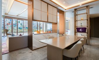 Lavande Hotel (Zhanjiang Xuwen Mulan Avenue)