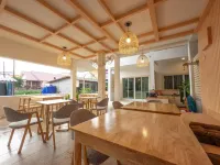 The Seathru Kohlarn Hotels in Koh Larn