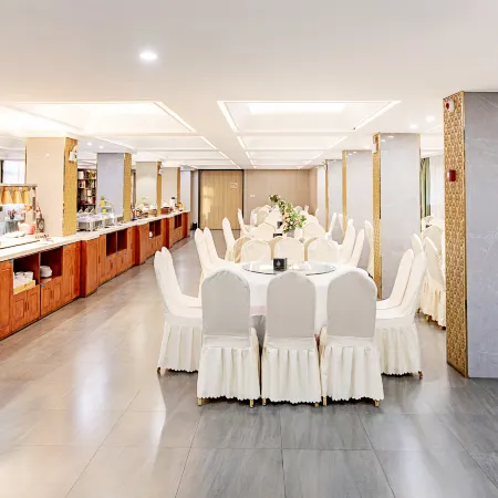 Pavilion Conference Center Hotel (Puyang Ginza Mall)