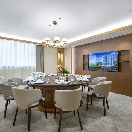 Yangquan Lanou International Hotel