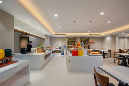 Vienna Hotel (Liuyang Xincheng International) Отели в г. Люян