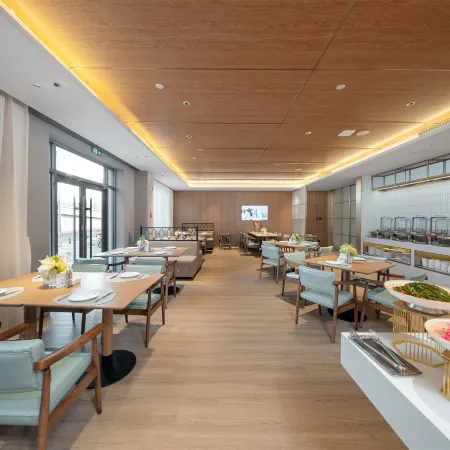 Country Inn & Suites By Radisson ,Beijing Guomao Dawang Road Subway Station Store Отели рядом с достопримечательностью «Станция метро Dawanglu»