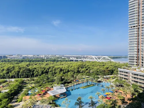 ·TANG · Gold Coast Pik Sea View Apartment