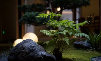 Wind & Grain · Moonlight Among Pines Guesthouse (Shuinan Cultural Street Location)