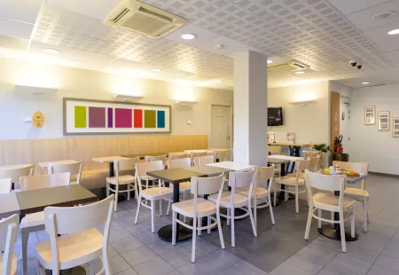 B&B Hotel Lieusaint Carré Sénart Отели в г. Бри-Комт-Робер