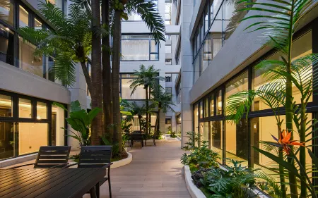 XANA Deluxe Hotel in Hefei Pearl Square Отели рядом с достопримечательностью «Hefei University of Technology(Feicuihu Campus)»