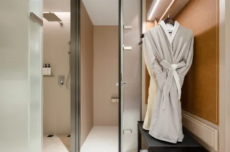 Meihao Lizhi Hotel (Nanning Chaoyang Plaza Ming Xiu Road Subway Station Branch) Отели рядом с достопримечательностью «Guangxi University»