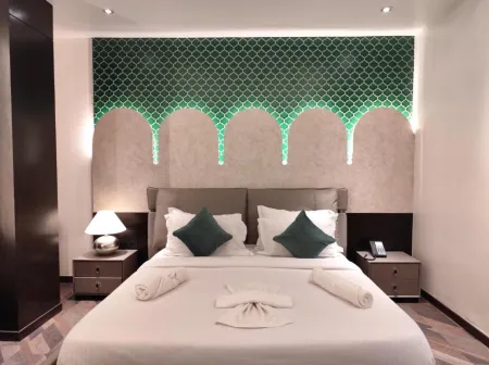 The Long D Hotel Surat Airport Rd Отели в г. Сурат