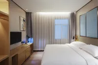 XINHUA Holiday Hotel