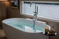 Lotusland Hotel - Hot Springs