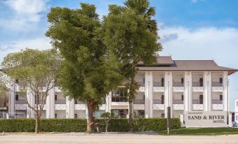 Sand & River Hotel