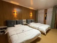 Zangmi Mountain Villa Hotels near Baimazhai Village