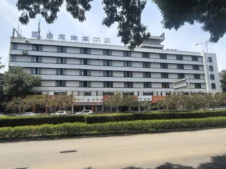 Chonpines Hotel Отели рядом со станцией Anyang Railway Station