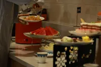 โรงแรมเซอร์ไพรส์ (พื้นที่ท่องเที่ยวถังบูลา เมิงเคอเตอ) - พร้อมอาหารเช้า
