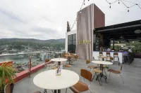 Front One Hotel Jayapura Hotels in Gurabesi