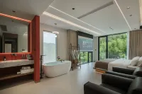 Anji Lianshanli · Mountain Wild Swimming Pool · Vacation Boutique Stay Hotels in Anji