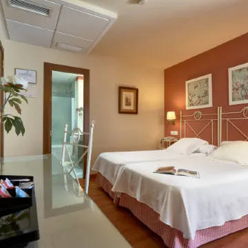 Hotel Murillo Отели рядом с достопримечательностью «Здание Ла Адриатика»
