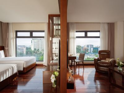 Orchids Saigon Hotel