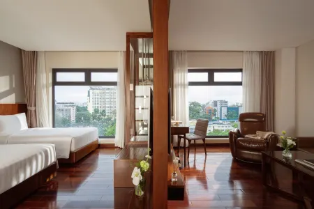 Orchids Saigon Hotel