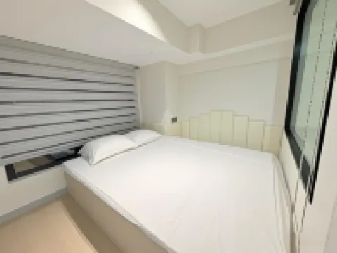 Youjia Selected Homestay (Caihong Long Street)