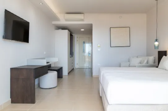 Grand Blue Beach Hotel