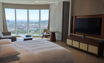 Pearl RIverson Garden Hotel
