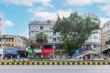 Borrman Hotel (Shaoguan The History East Street Fengcai Building) Отели рядом с достопримечательностью «Shaoguan Zhongshan Park»