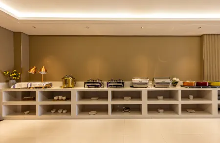 Hetian Hotel Отели в г. Тайцзян