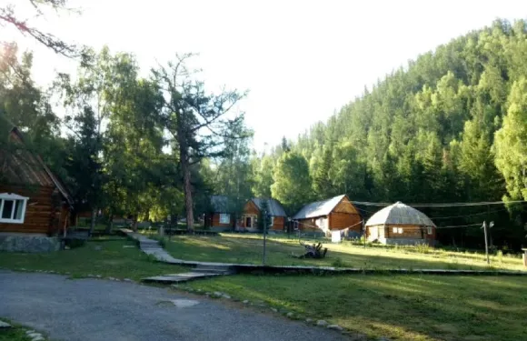 過雲山居（白哈巴風景區店）