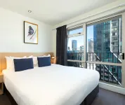 Auckland Harbour Suites - С бассейном