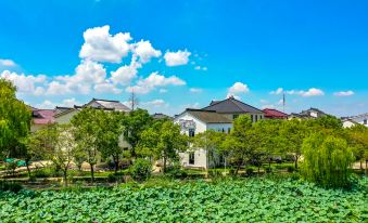 Dianshan Lake Liuxia Shiguang Homestay(Cai Bang Cun Store )