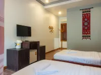 Villa Namkhan River Hotels near Mount Phousy
