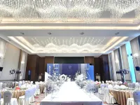 Zhongzhou International Hotel (Hebidong Railway Station Hotel) Hotels in Hebi