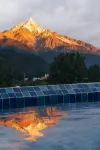 Ningfeng Azure Lodge Lijiang - مسبح على السطح