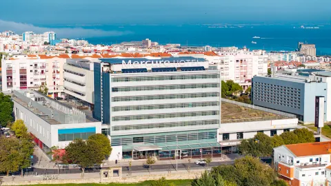 Mercure Lisboa Almada Hotel in Альмада