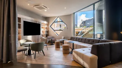 Hotel Campanile Prime - Nice Airport Отели в г. Aéroport Nice Côte D'Azur