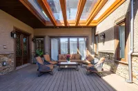 Vancouver Stay ----- Modern Richmond Home  Next to YVR Airport--Brand New & Stylish - Виллы
