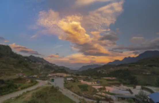 Stone Paradise Homestay Hotels near Cat Cat Village