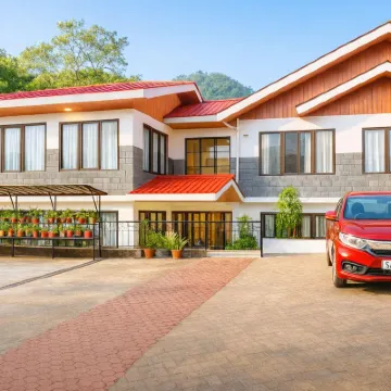 Sparrow Cherry Resort 2 Min Walk to MG Marg Hotels near Palzor Stadium