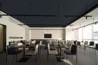 Atour Light Hotel, Biomedical Valley, Nanjing North Station - Mountain view