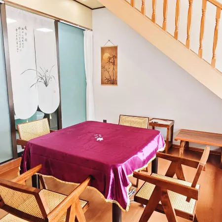 Yiningju Homestay (Huangyao Ancient Town Branch)