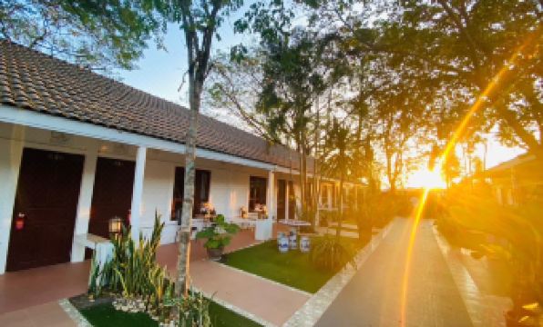 Nongkhai Tavilla Resort and Convention Center