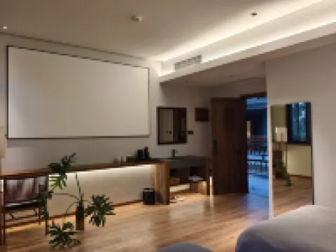 Mount Huangshan Creek Water Cloud Stream Forest Resort Hotel (Tunxi Old Street Store)