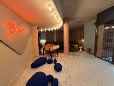 宜必思尚品阿萊斯市中心塞文飯店